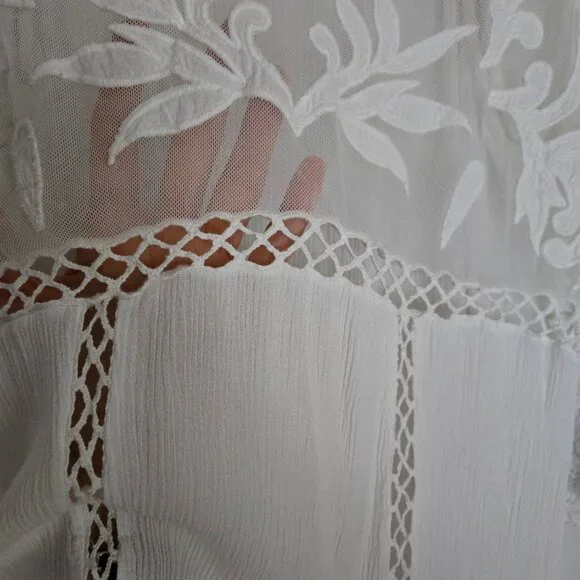 Pale Sky lace top - Picture 5 of 11